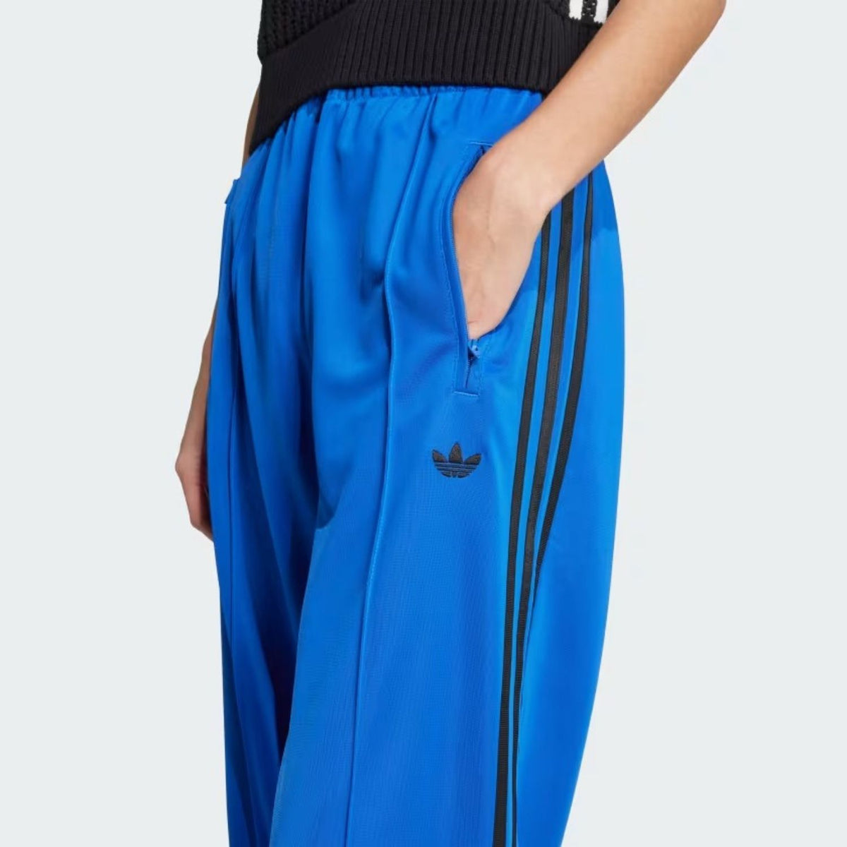 CALCA ADIDAS FIREBIRD JY2688 – Chloro Sneakers