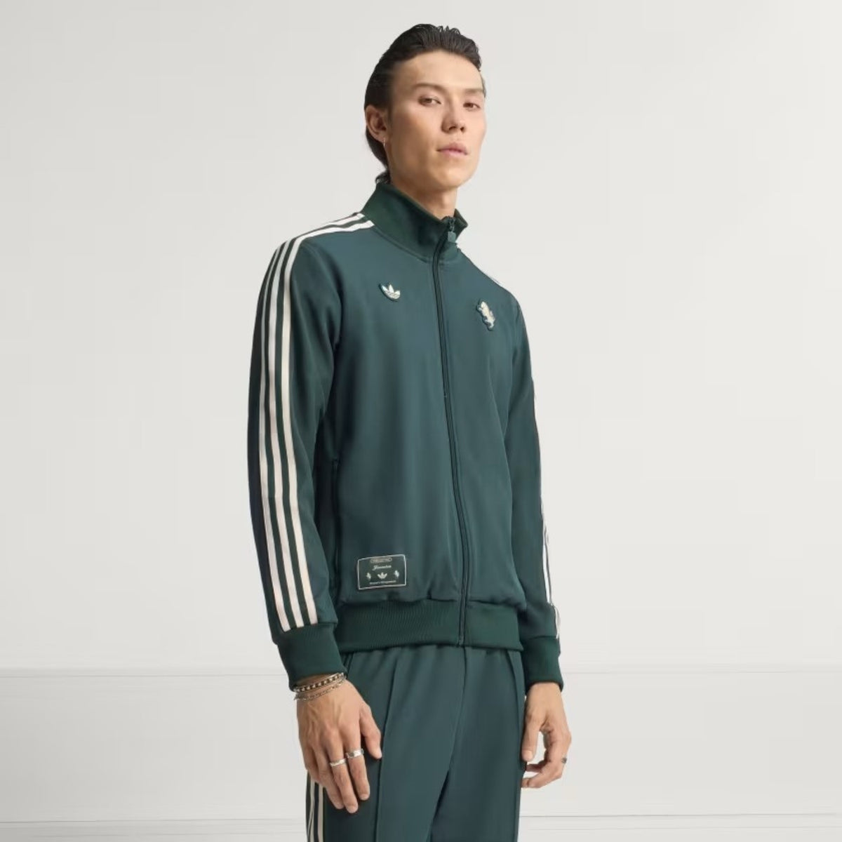 JAQUETA ADIDAS ICON JUVENTUS JM9449 – Chloro Sneakers