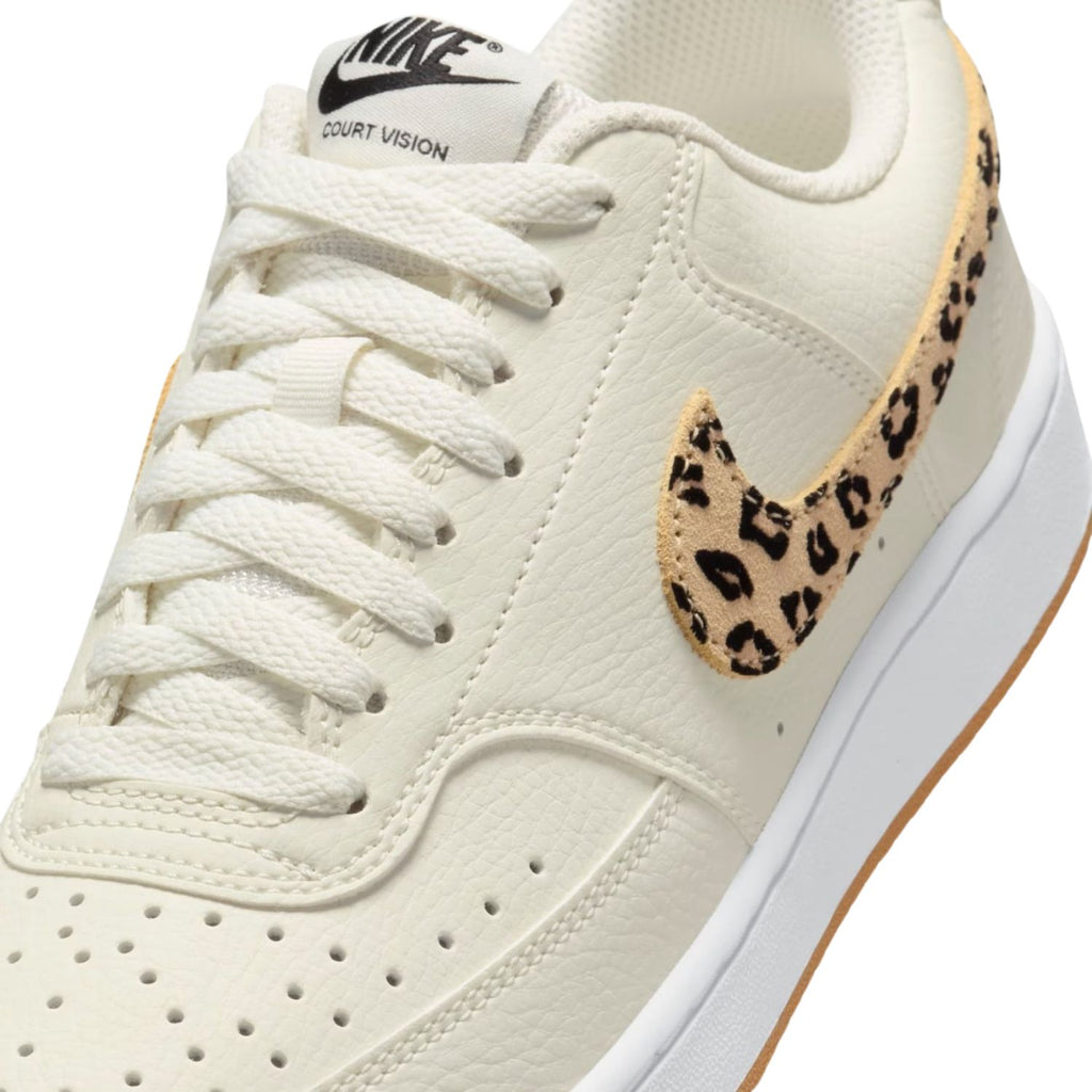 TENIS NIKE W COURT VISION NN GFX HF9552 100 – Chloro Sneakers